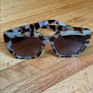 Free People Brown and Cream Patterned Sunglasses